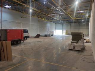 Logistieke ruimte te huur gelegen langs de Gustave Demeurslaan 69 in Beersel.Binnen dit pand zijn flexibele oppervlaktes beschikbaar tussen 600 m² en...