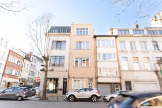 Yield property in prime location - €31,200/year - Gross yield 5.2%Conveniently located in the center of Antwerp, within walking distance of...