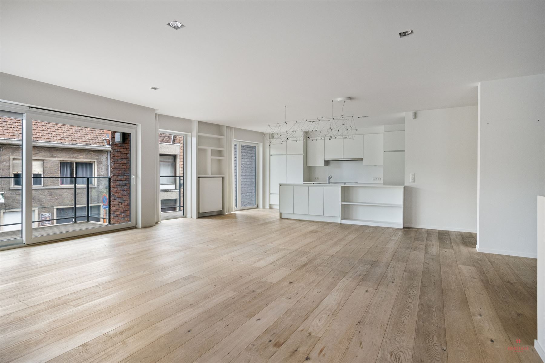 Ruim appartement in het centrum van Roeselare - foto 2