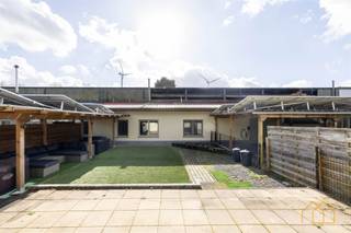 Welkom in deze uniek gelegen woning in Olen! Met een bewoonbare oppervlakte van 90 m², op een perceel van 248 m² is het ideaal als woonst...