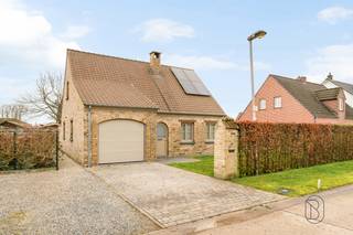 Te koop: topgelegen instapklare open bebouwing vlakbij centrum WaregemIn een rustige doodlopende straat in Waregem bevindt zich deze instapklare...