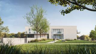 <span><span><strong>Reeds 30% verkocht! </strong><br />Een modern woonconcept in centrum Lubbeek:</span><br /><br />Residentie Martinus reflecteert perfect de essentie van een hedendaagse woonbeleving. Een plaats waar jong en oud samenleven in een hedendaags vitaal kader, </span><span>pal in het</span><strong><span> </span>centrum van Lubbeek</strong><span> en toch in het groen.</span><br /><br /><span>De 29 appartementen beschikken telkens over 1 of 2 slaapkamers en een ruim terras. </span><span>We combineren de beste isolatie met een </span><span>geothermische warmtepomp</span><span>, </span><span>zonnepanelen, vloerverwarming</span><span> en vloerkoeling. Dit alles resulteert in een </span><strong>E-peil < E20</strong><span>. <br /><br /></span><span>Met dienstverlener “Paloma Vlaanderen” biedt Martinus een <strong>goedkoop zorgtarief</strong> aan. Met een basistarief van €3,5 per dag geniet u van de zelfstandigheid van een appartement, maar met de 24u/24u aanwezigheid van een concïerge. De voordelen van een assistentiewoning binnen Martinus zijn eindeloos: Boodschappen aan huis, een bar in het gebouw voor een gezellige tas koffie of een wijntje, </span><span>groepsvoordelen rond energie, multimedia, verzekeringen of het aankopen van een elektrische fiets</span><span>.</span><br /><br /><span>De aankoop van een assistentiewoning is bovendien </span><strong>fiscaal voordelig</strong><span>! Zo betaalt u slechts 12% btw i.p.v. de gebruikelijke 21% bij aankoop van een nieuwbouw. Daarnaast heeft u natuurlijk de gebruikelijke voordelen van een energiezuinig appartement: een lage energiefactuur en 50% korting op uw onroerende voorheffing levenslang. </span><br /><br /><span><strong>Niet hulpbehoevend?</strong><span> Binnen residentie Martinus bent u meer dan welkom! De continue aanwezigheid van een conciërge biedt vele voordelen. Geniet u tijdens de wintermaanden bijvoorbeeld liever van de zon in Spanje? De conciërge kan eenvoudig een oogje in het zeil houden. Gezien de flexibiliteit van het zorgpakket kunt u er evenzeer voor zorgen dat uw appartement gepoets wordt tijdens uw afwezigheid. </span><br /><br /><span>In Lubbeek kun je genieten van de gezelligste terrasjes, leuke winkels en zoveel meer… Wonen in residentie Martinus is wonen op wandelafstand van de supermarkt, de bakker, banken, apotheken, het postkantoor, eet- en drankgelegenheden … Je appartement is </span><strong>vlot bereikbaar</strong><span> met de fiets, de auto en de bus. Op 12 minuten sta je met de bus in Leuven. </span><br /><br /><span>Ook als wandelaar of fietser haal je in Lubbeek je hartje op. </span><span>Meer dan 20 fiets- en wandelroutes</span><span> brengen je langs de prachtige vergezichten en uitgestrekte wijngaarden van Lubbeek en het Hageland.</span><br /><br /><span>Contacteer ons vandaag nog voor een persoonlijk vrijblijvend gesprek via </span><strong>0491 90 99 90</strong><span> of </span>nieuwbouw@living-stone.be<span> !</span></span>
