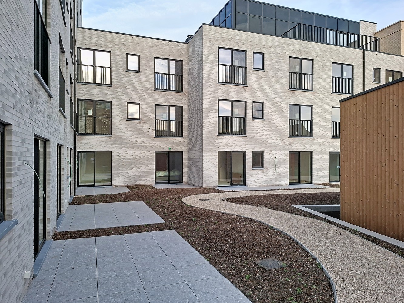 2 terrassen, 6 % BTW mogelijk, zeer snelle oplevering - foto 4