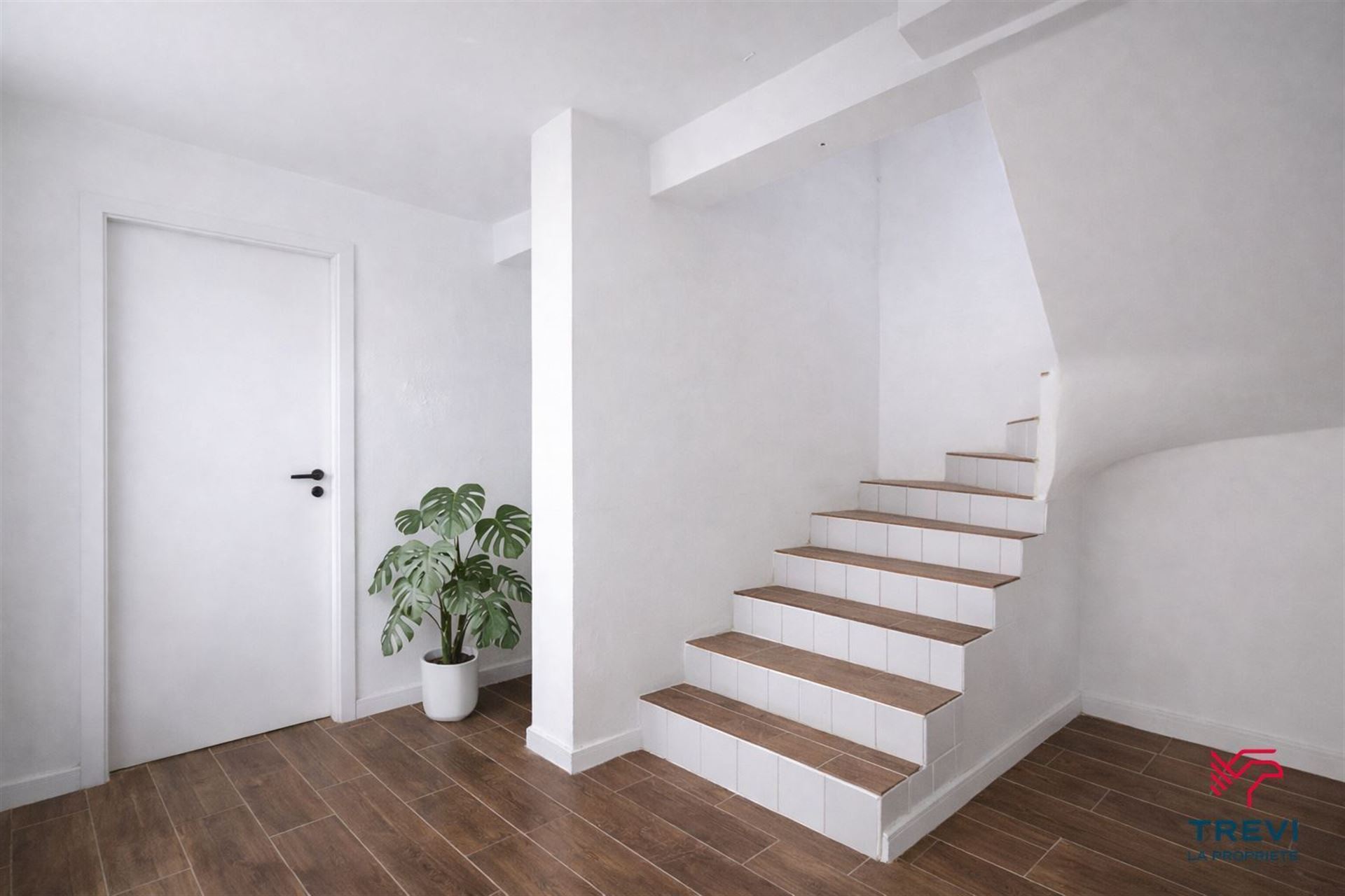 Commercieel te koop in Fontaine-l'Evêque met 14 slaapkamers - foto 5