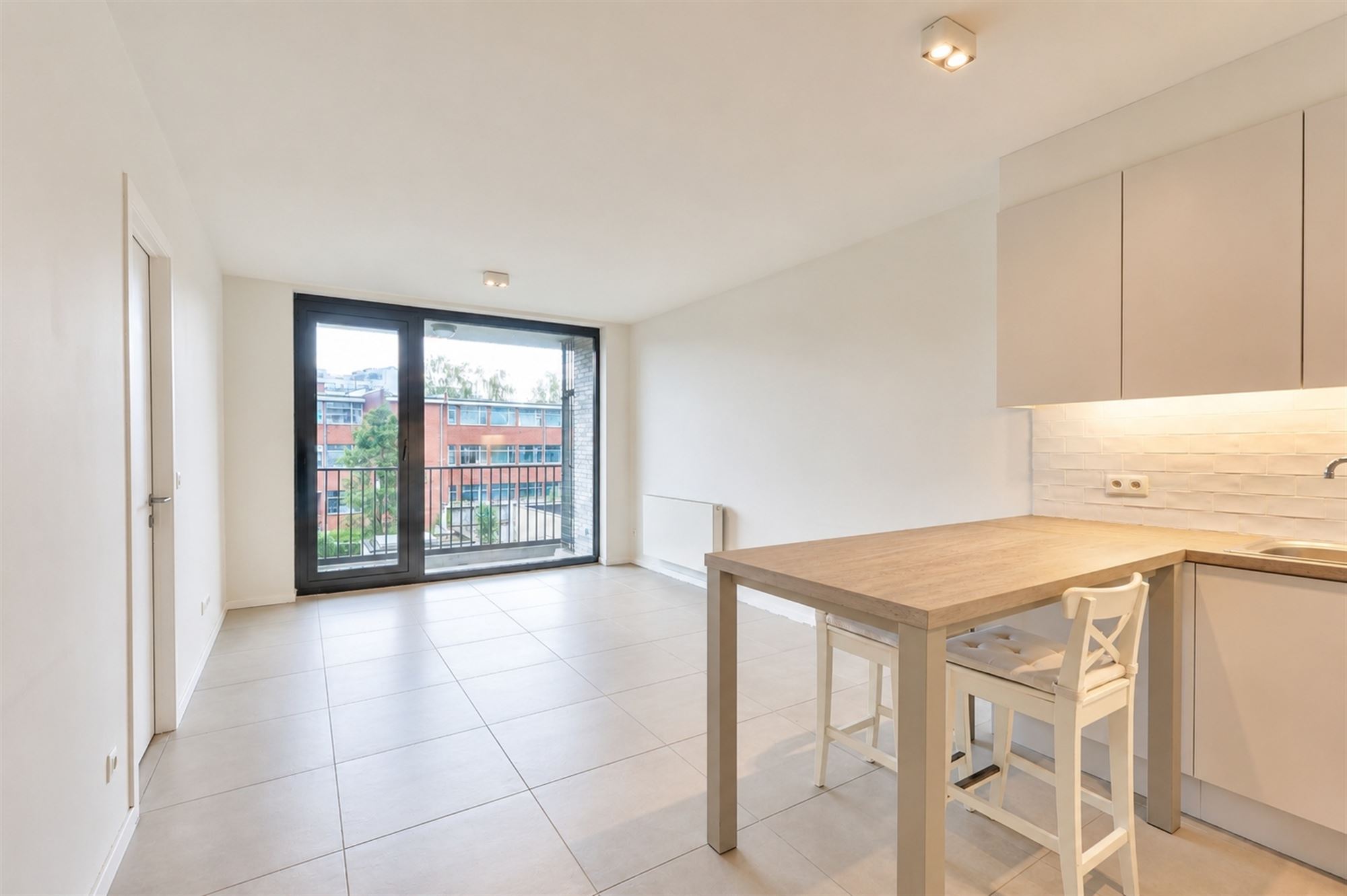 Apartment - photo 2