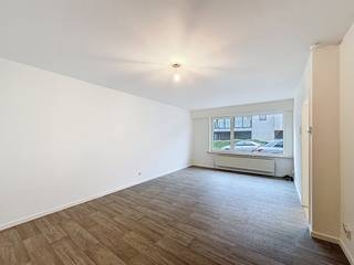 Dit ruime appartement met twee slaapkamers is gelegen in de Nekkersputstraat 108 in Gent en is net gerenoveerd. De ligging is gunstig en...