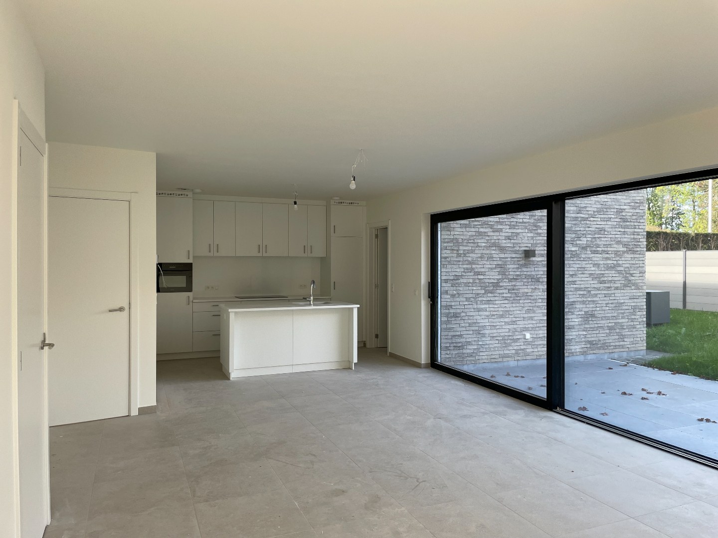 Nieuwbouwwoning met 3 slaapkamers inpandige garage , terras en tuin - foto 5
