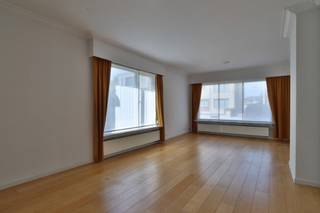 Op zoek naar een gelijkvloers appartement met twee slaapkamers, een ruime privatieve tuin met garage in Beveren?Dit appartement in een kleinschalig...