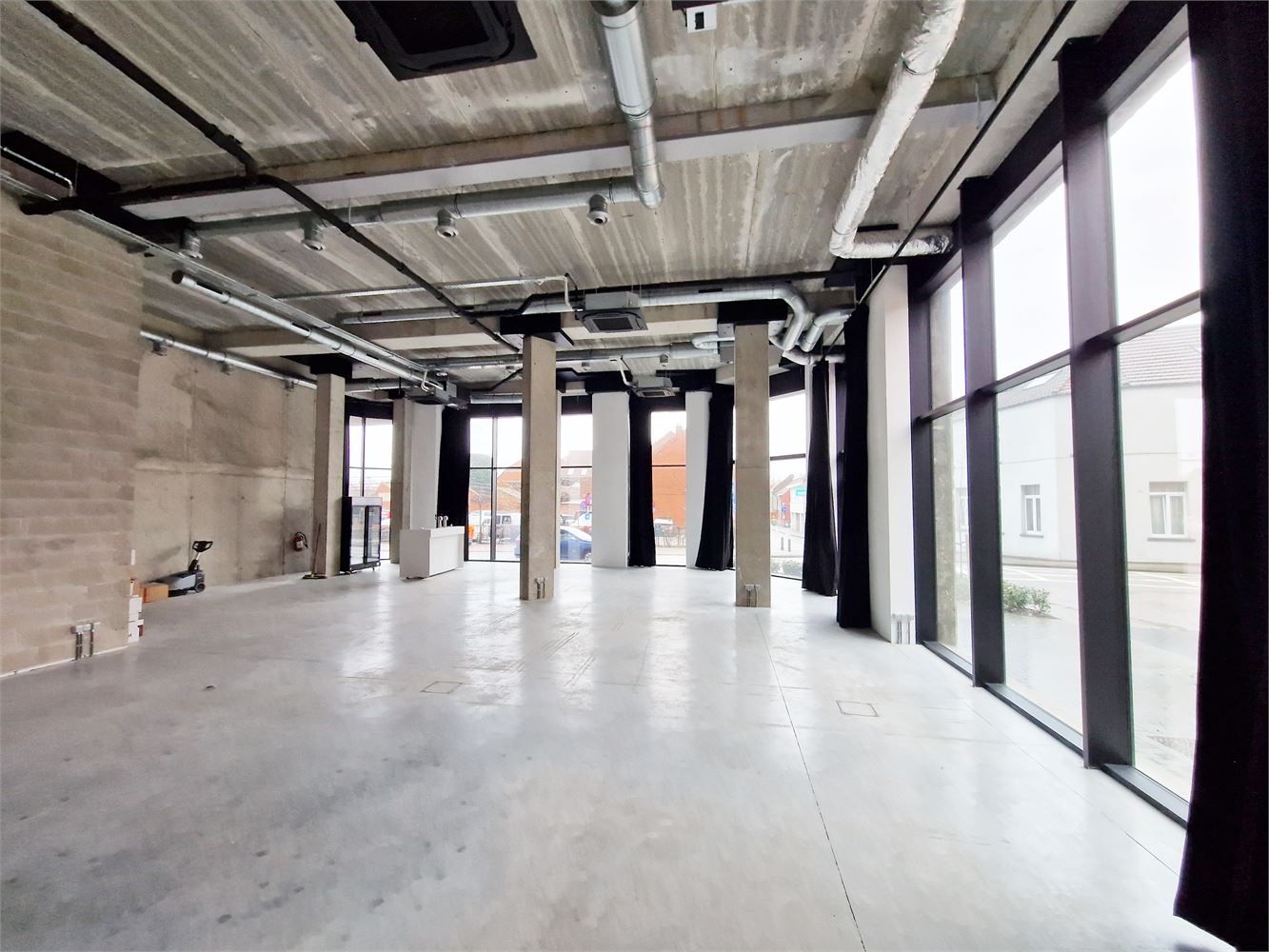 COMMERCIËLE NIEUWBOUWRUIMTES TE HUUR - foto 3