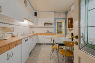 Centrumwoning met mini-atelier, 4 slks en zuid-gerichte tuin.De Heilig-Hartstraat te Kuurne, is een straat op het centrum van onze mooie gemeente...