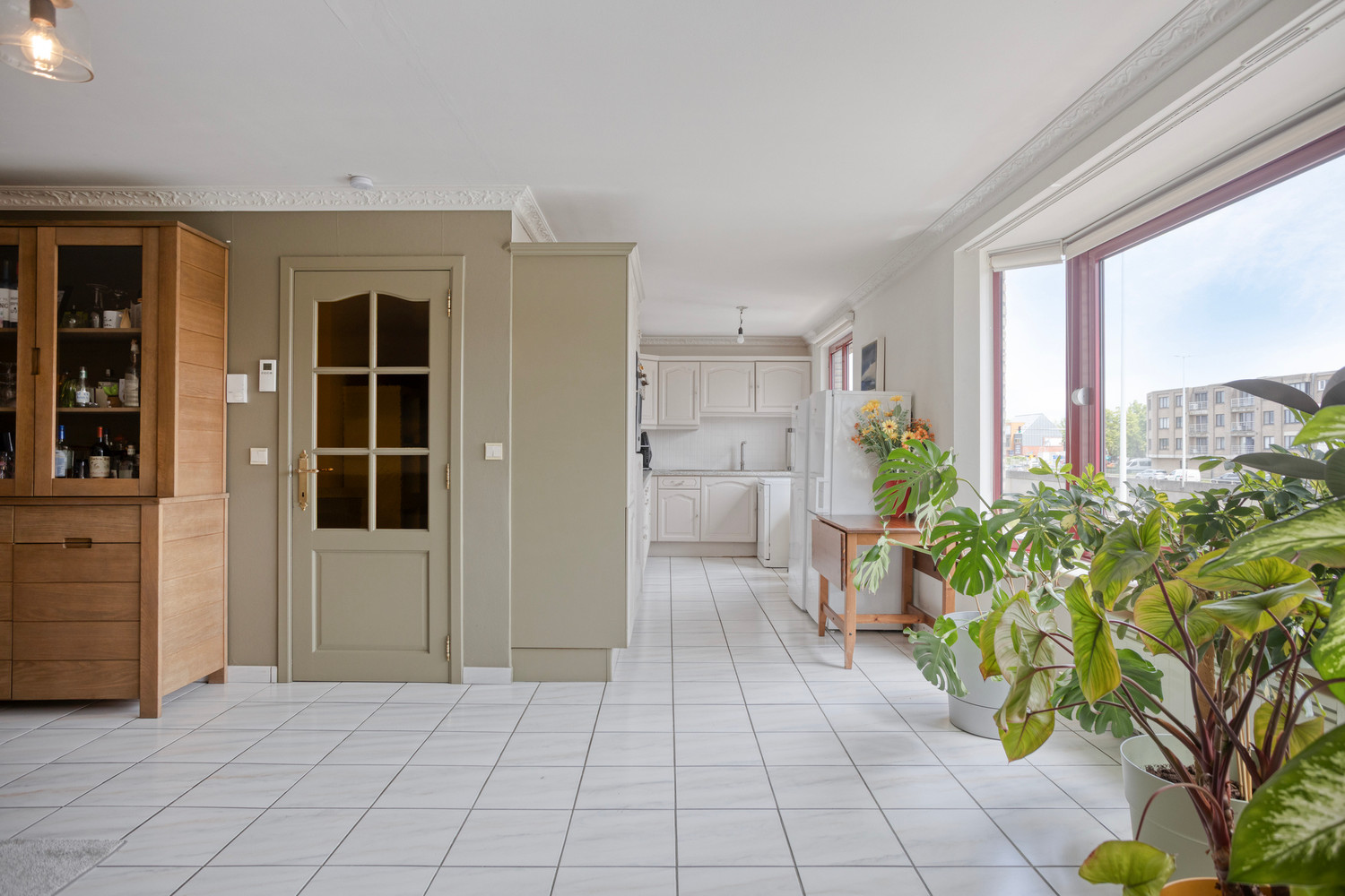 Ruim instapklaar appartement met 3 slks, terras en garagebox! - foto 5
