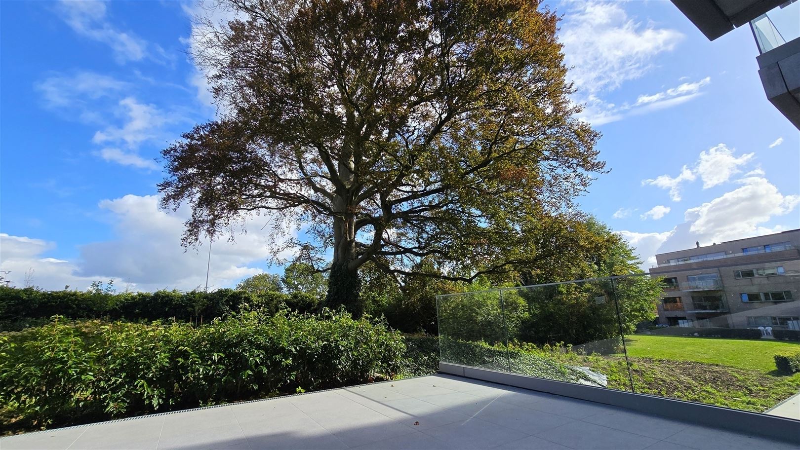 Zeer ruime appartementen met grote terrassen en 2 garages - foto 4