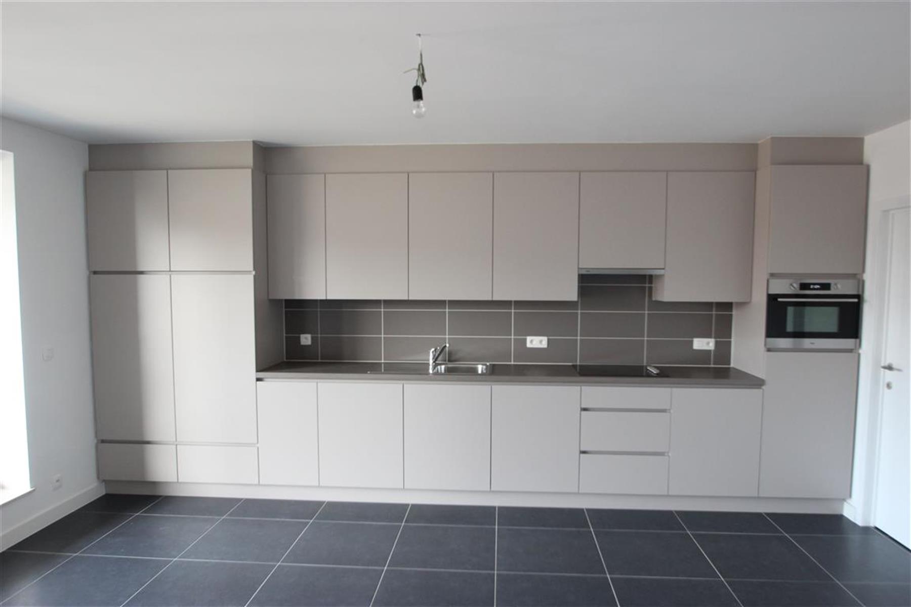 Instapklaar 2 slaapkamer appartement met overdekt terras. - foto 3