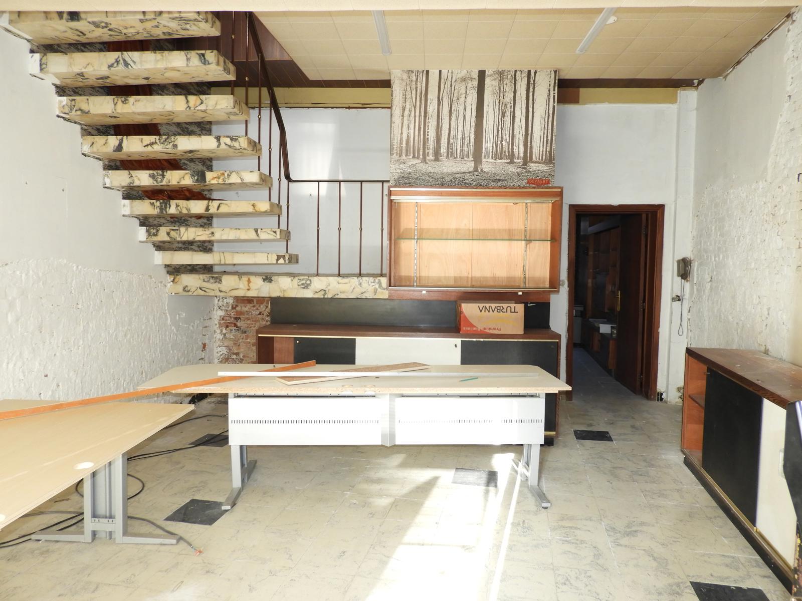 WETTEREN - Te renoveren handelspand op commerciële locatie - foto 2