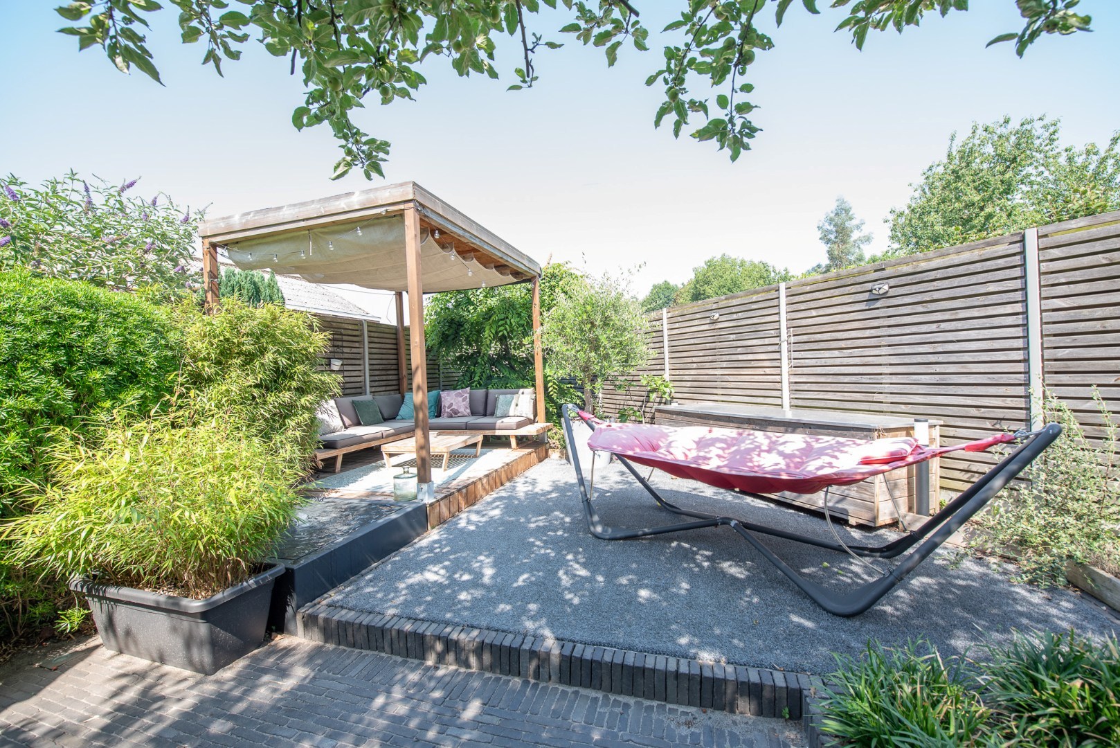 Karaktervolle stadswoning TE KOOP met prachtige stadstuin op toplocatie in Waregem! - foto 4