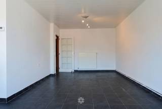 <p><span>GHENT - Ganzendries 125: Looking for a</span><span> well-located apartment with a terrace and garage for rent in Ghent? </span><span>Then this property might be just what you’re looking for.</span></p><p><span> </span></p><p><span>The key features at a glance:</span></p><ul><li><span>Recently repainted throughout</span></li><li><span>Includes a garage and basement storage unit</span></li><li><span>Convenient location near the Ghent-Sint-Pieters train station </span></li></ul><p><span> </span></p><p><span>Layout: </span></p><p><span>Entryway, living area, fully equipped kitchen with washing machine hookup, bathroom (sink, toilet, shower), 2 bedrooms, 1 of which has a small terrace. </span></p><p><span>Includes a garage and private basement storage unit.</span></p><p><span> </span></p><p><span>Available immediately. Residency required.</span></p><p><span>Rent €,995 + €,75 in common area fees. Electricity to be billed separately. </span></p><p><span> </span></p><p><span>Interested? Contact Axel Lenaerts Real Estate for more information and to schedule a viewing via our website.</span></p><p><span> </span></p>