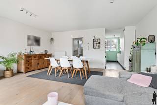 Instapklare woning met 4 slaapkamers en ZO tuin in het centrum van KontichAlgemeen:- Gelegen in een semi-afgesloten, privatief en autoluw domein...