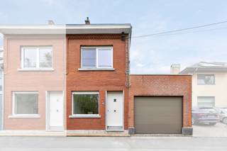 Voor meer info of een bezoek, bel 054 69 39 31 - Deze gezellige woning is rustig gelegen in Zandbergen, op wandelafstand van het station – ideaal...