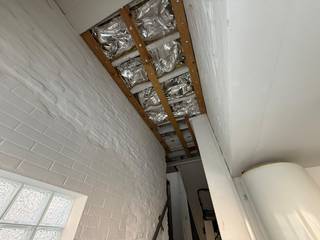 Gebouw op centrale ligging gelegen aan de Komiteitstraat 29-31-33+Nummer 29 is gekend als huis (grondoppervlakte +/- 95 m²), nummer 31...