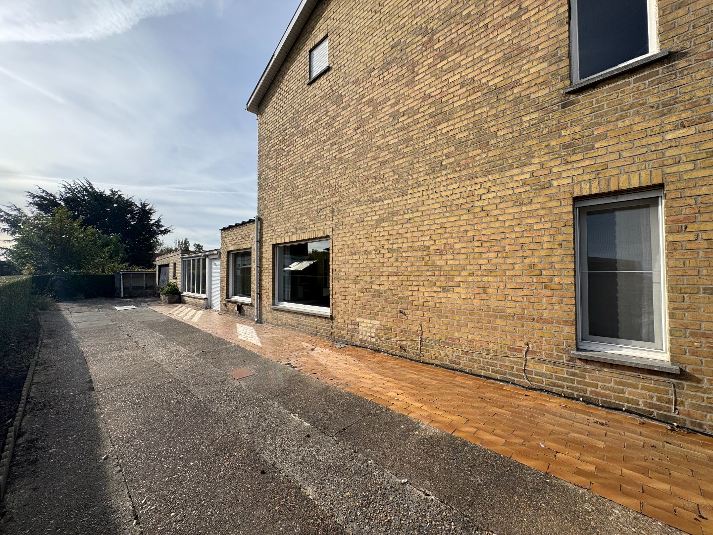 Te renoveren halfopen bebouwing met bijzonder veel potentieel in rustige verkavelingswijk - foto 4