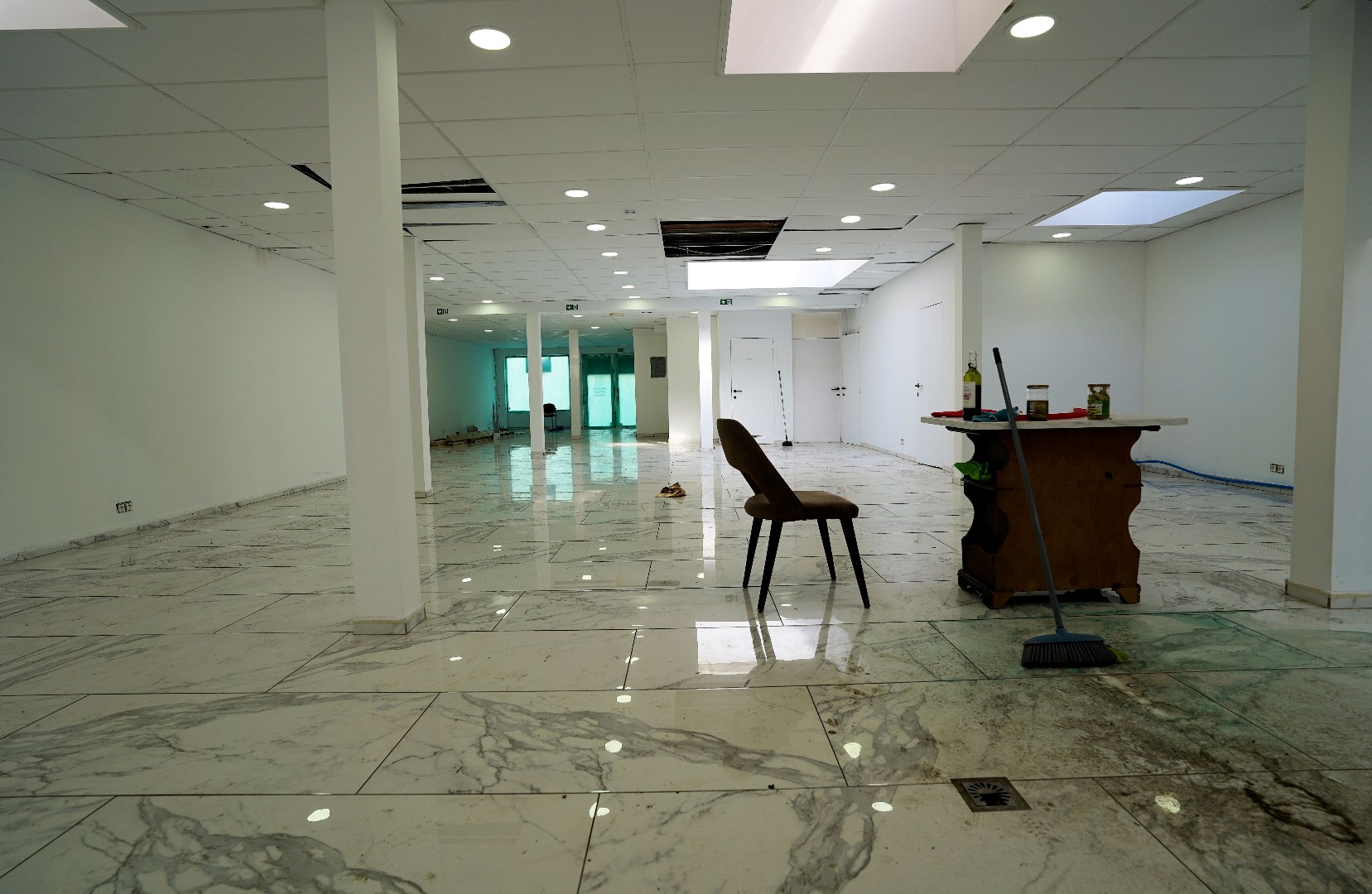 grote winkel op drukke steenweg - foto 4