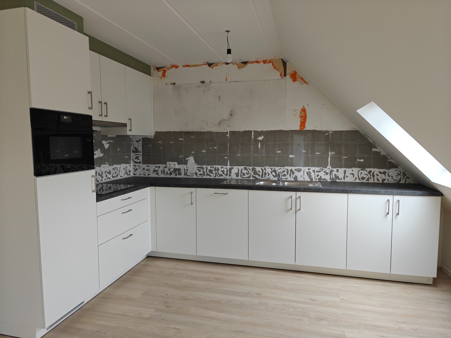 Gerenoveerd appartement te huur - foto 2