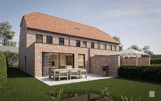 <p>Deze landelijke woning is gelegen in het gezellige Kemzeke (Stekene), vlakbij het Stropersbos, met een vlotte bereikbaarheid via de E34 Antwerpen-Knokke.</p><p>Het gebouw is vakkundig opgetrokken en luxueus afgewerkt. <br />Deze nieuwbouwwoning komt in aanmerking voor 6% BTW en dankzij bijzondere aandacht voor energie en ecologie zal het gebouw bijna energie neutraal zijn = korting van 100% op de onroerende voorheffing gedurende vijf jaar!</p><p>De 3 slaapkamers (+ 2 mogelijk op zolder), ruime badkamer, 2 toiletten, inpandige garage verklappen meteen dat het een ideale gezinswoning is waar wonen en werken perfect combineerbaar zijn.<br />De zolder is bereikbaar via een vaste trap.</p><p>Als eyecatcher komen we opdraven met een lichtrijke woonkamer en een mooie leefkeuken die uitgeeft op de grote tuin, met een fantastisch uitzicht over de velden.<br />Vloerverwarming, zonnepanelen, ventilatiesysteem D, optie tot warmtepomp, het zijn slechts enkele van de vele troeven die deze woningen te bieden hebben.</p><p>Met bruto woonoppervlakte circa 223m² is er voldoende plaats voor heel uw gezin!<br />Het gebruik van duurzame materialen en technieken resulteren in een gegarandeerd laag energieverbruik en maken van deze woning de perfecte basis voor jouw warme thuis.<br />Tot slot zijn er ruime budgetten voorzien voor de vloerafwerking, binnendeuren, sanitair én keuken, deze zijn inbegrepen in de geafficheerde prijs. Voor de keuken is er maar liefst 18.500 euro keuzebudget!</p><p>Contacteer ons snel om een vrijblijvend bezoek te brengen aan de laatst beschikbare woning in dit project! 0468 176 177 </p>