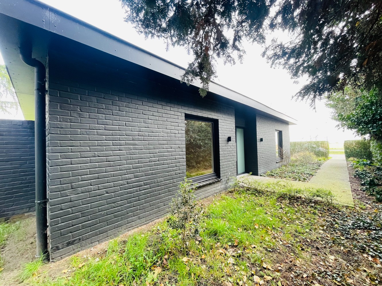 Damme, vlakbij Moerkerke Tot in de puntjes LUXUEUS  gerenoveerde ENERGIEZUINIGE open bebouwing , alles op het gelijkvloers - foto 5