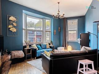 We Invest Huy vous présente ce spacieux et lumineux appartement 2 chambres situé au 2ème étage d'un bâtiment au plein centre de la ville de Huy.Il...