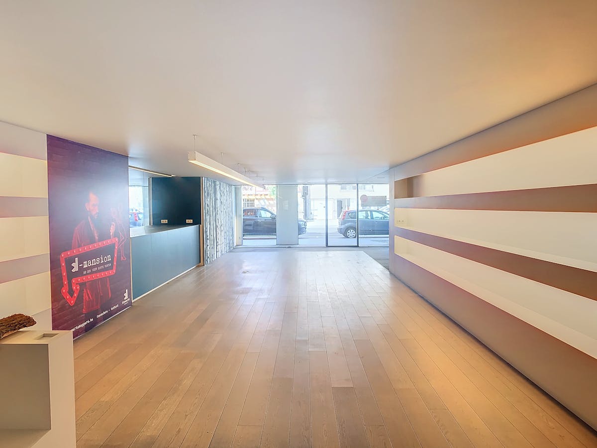 Handelspand van ca. 300 m² op centrale ligging in Torhout - foto 2