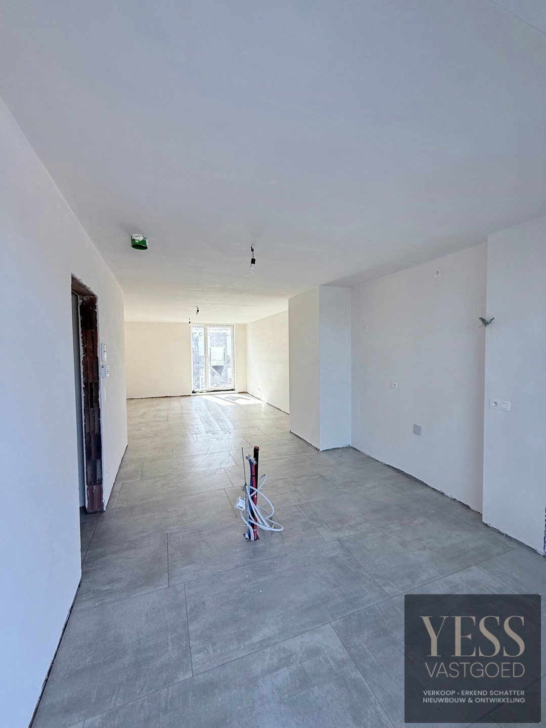 Ruime duplex appartement met 3 slaapkamers en 2 parkings - foto 4