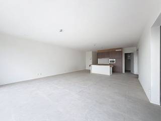 In de Rodestraat 85A te Veurne vinden we dit modern appartement met 2 ruime slaapkamers en gezellig terras . Het appartement is volledig nieuw...