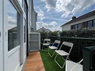 Gelegen in een van de mooiste lanen van Duinbergen, op wandelafstand van het strand, vinden we deze ruime en karaktervolle woning, een...