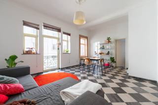 In a small condominium of 4 units, discover this charming ±60 m² apartment located on the 1st floor, in a quiet, residential area.This bright and...