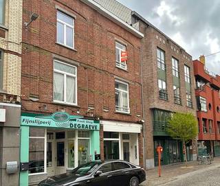 Dit appartement bevindt zich op wandelafstand van de Grote Markt en het station en is als volgt ingedeeld: ruime lichtrijke leefruimte met open...
