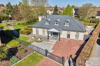 Exclusief wonen in alle rust op een perceel van maar liefst 2.300 m² in Pelt (Neerpelt)In een rustige, doodlopende straat in het groene Pelt bevindt...