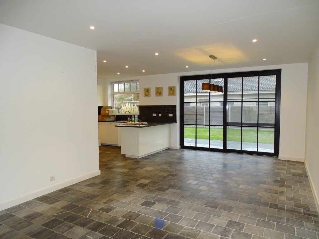 Recente alleenstaande woning met 5 slaapkamers. - foto 4