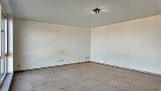 Dit stijlvolle appartement op de vierde verdieping van residentie Belladonna combineert een centrale ligging met uitzonderlijk veel lichtinval en...