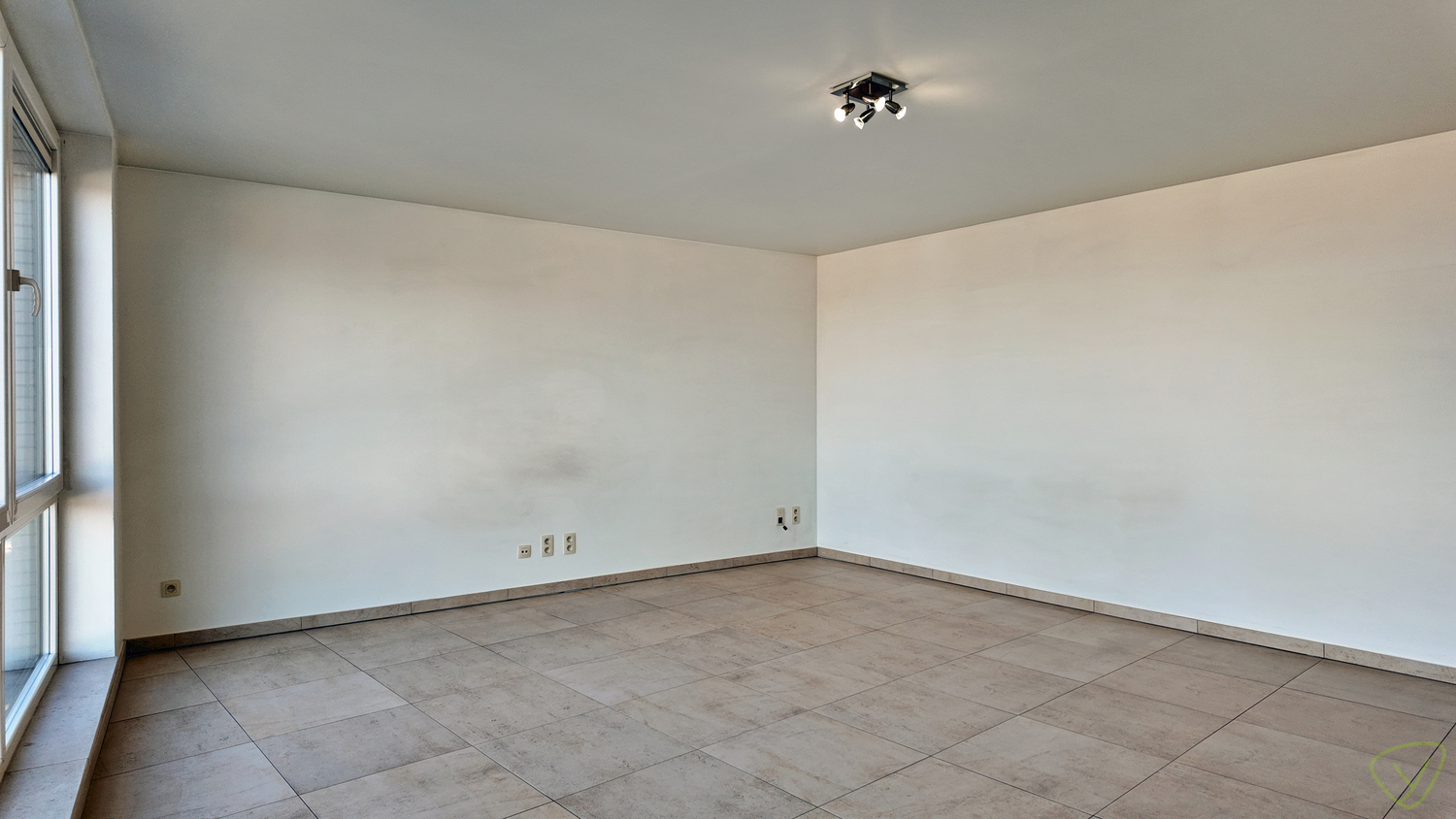 Lichtrijk appartement met panoramisch uitzicht op de Markt van Eeklo! - foto 3