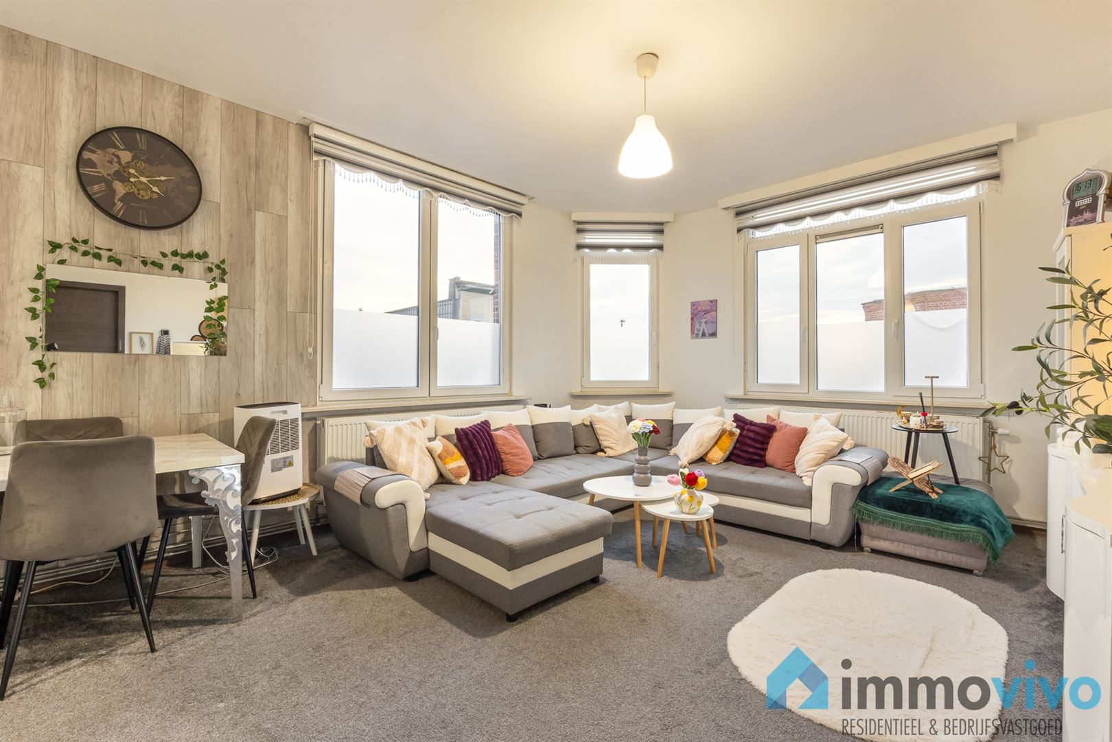 Vergund appartementsgebouw met 3 appartementen met 2 slaapkamers - foto 2