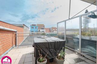 Te koop: charmante studio te Westende! Stapvoets verwijderd van het strand, de zee en gezellige winkels, ligt deze centraal gelegen studio op...