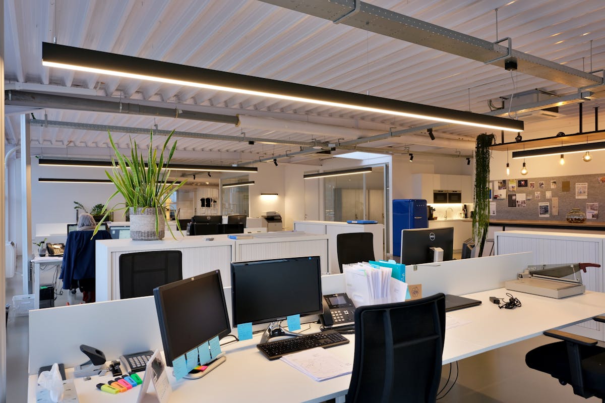 Instapklaar kantoor (ca. 500 m²) te huur te Oostkamp. - foto 2