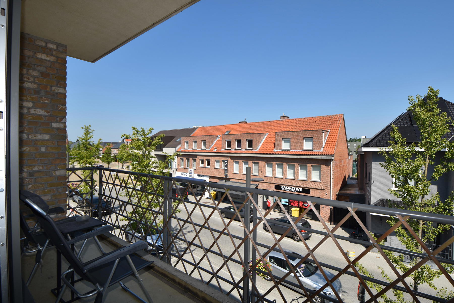 Lichtrijk 2 sl. app. met balkon, staanplaats & ruime berging - foto 5