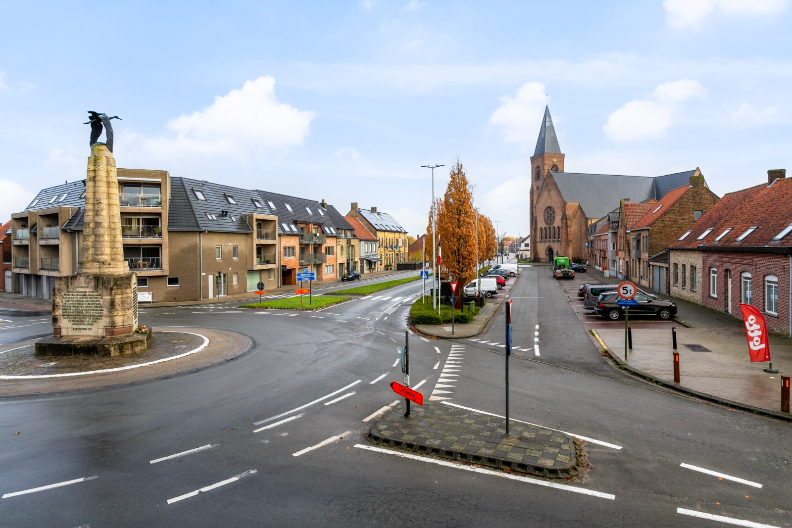 PRACHTIG RUIM APPARTEMENT MET 2 SLPKS EN EEN GROOT LEEFTERRAS - foto 2