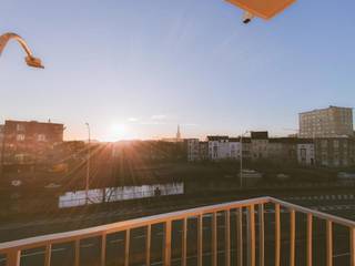 Goedgelegen appartement met 2 slaapkamers en staanplaats.De ligging is een ideale uitvalsbasis; vlak aan het op- en afrittencomplex E17-E40, openbaar...