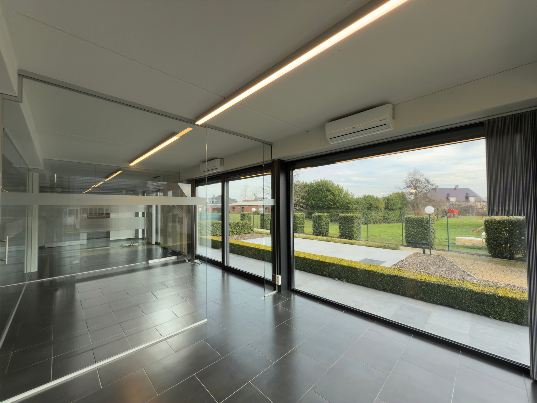 Handelsruimte/kantoorruimte 188 m² gelegen langs de Rijksweg te Zulte - foto 5