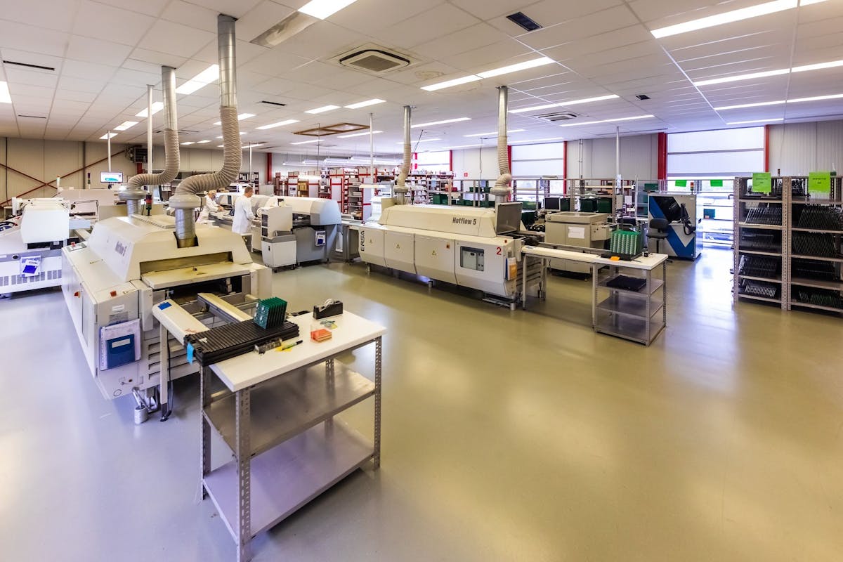 Modern business building for sale in Diest - photo 4
