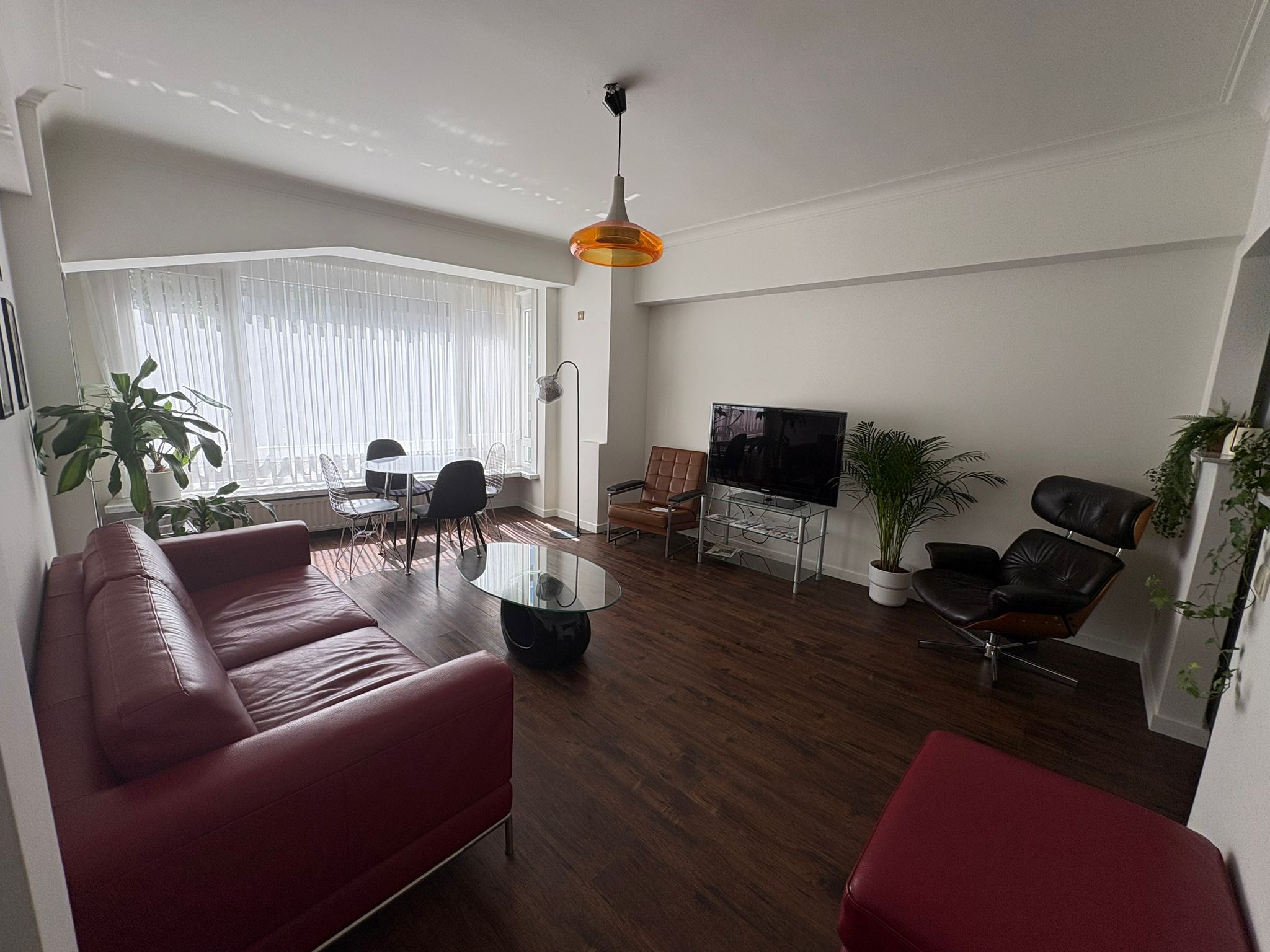 Leuk gemeubeld 2 Slaapkamer appartement te huur op vlak bij stadhuis van Oostende! - foto 4