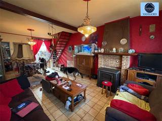 LEUKE WONING NABIJ CENTRUM NINOVERichtprijs : 212.500 euroDe woning heeft een ruime living met een open keuken.Achter de keuken is de badkamer...
