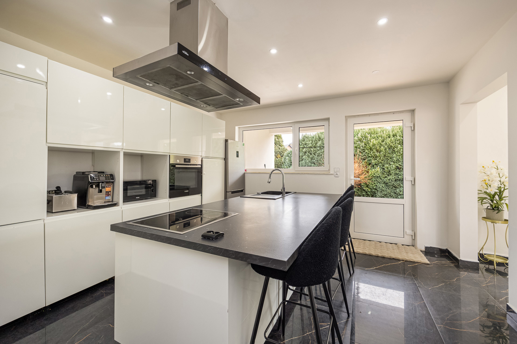 Deels gerenoveerde vrijstaande woning met tuin in Tessenderlo-Ham - foto 4